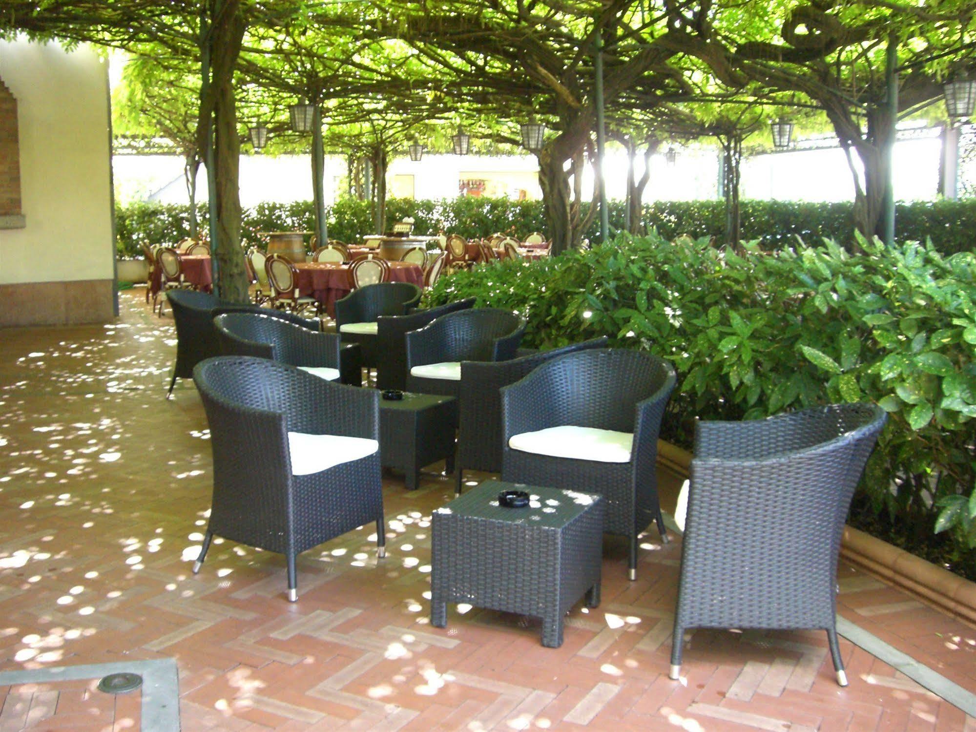 Albergo Ristorante Papa Peschiera del Garda Exterior foto